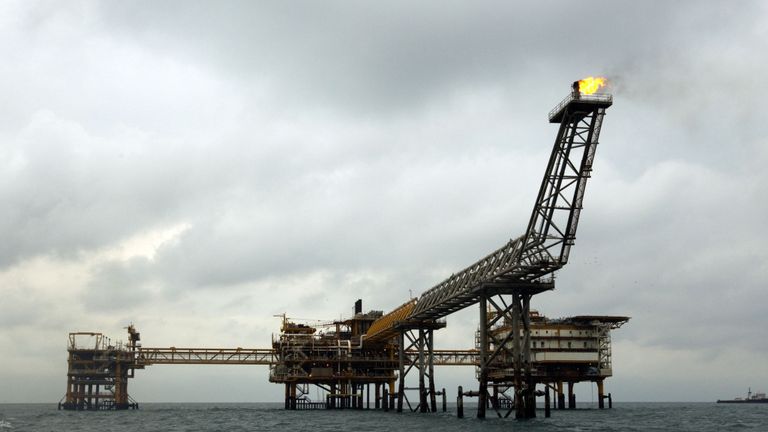 L’achat d’énergie iranienne, comme celui de cette plate-forme gazière à Assalouyeh, est limité par les sanctions