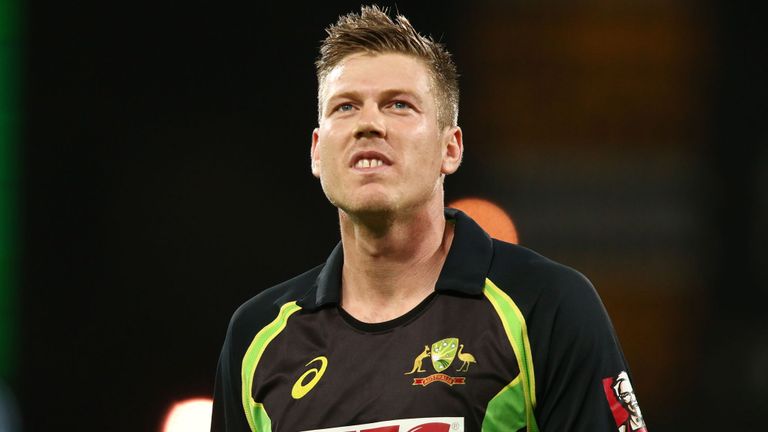 James Faulkner se produisant pour l'Australie