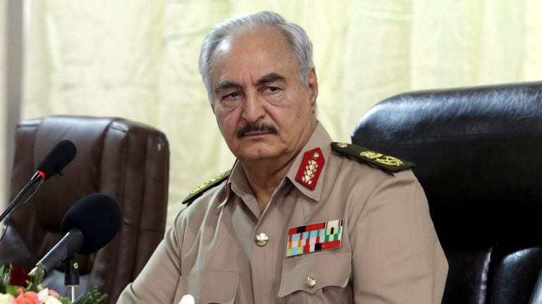 Khalifa Haftar dirige l'armée nationale libyenne