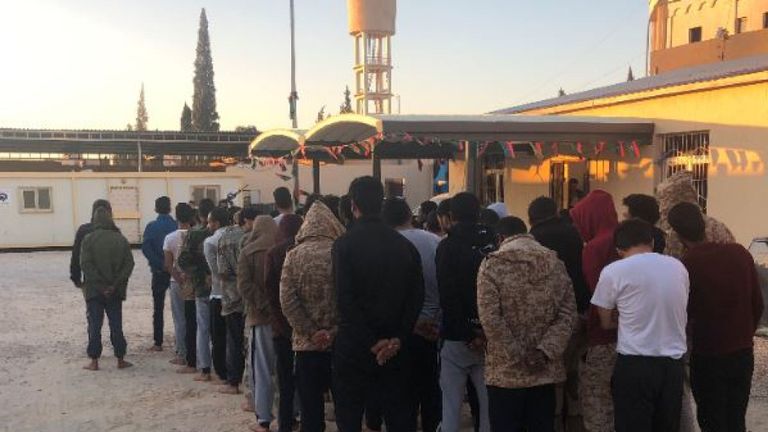 Certaines des personnes capturées et accusées de travailler pour Khalifa Hefta