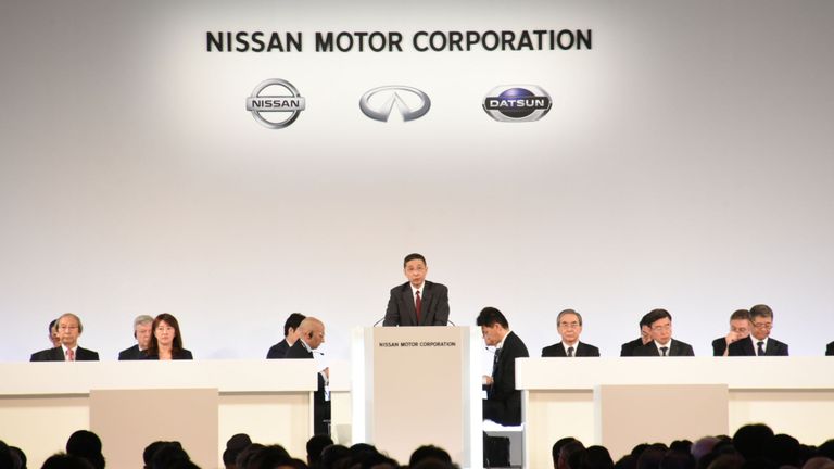 Le directeur général de Nissan Motor Co., Hiroto Saikawa, et d’autres cadres supérieurs assistent aux actionnaires extraordinaires de la société. réunis à Tokyo, Japon, le 8 avril 2019, dans cette photo de présentation publiée par Nissan Motor Co. PIC: Nissan