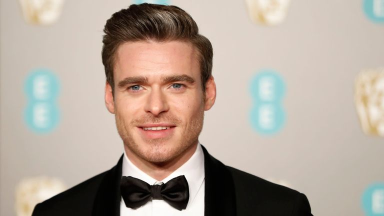 Richard Madden a critiqué la pression exercée sur les acteurs masculins pour perdre du poids