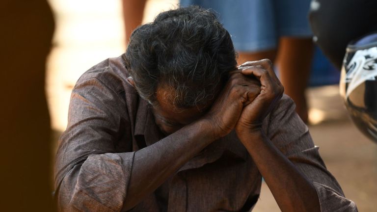 Au moins 321 personnes sont mortes dans les attaques