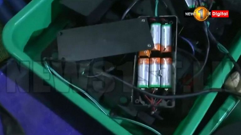 À quoi ressemblent des piles ont été trouvées à la fabrique de bombe présumée