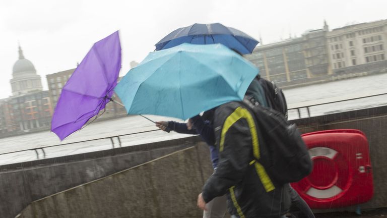 La tempête Diana devrait apporter des vents violents au Royaume-Uni 