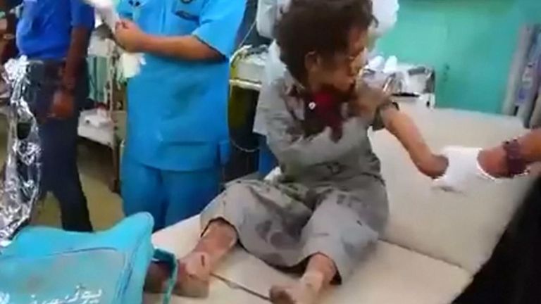 Des dizaines de personnes, dont de nombreux enfants, ont été tuées lors d'une frappe aérienne menée par la coalition saoudienne dans le nord du Yémen sous contrôle des rebelles.