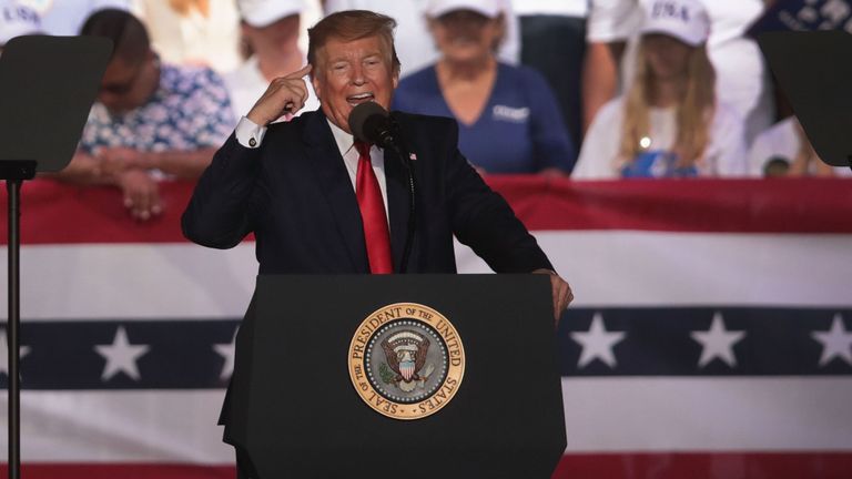 Le président Trump a déclaré lors d'un rassemblement de ses partisans en Floride que la Chine avait rompu le marché.