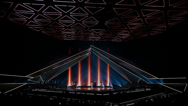 TEL AVIV, ISRAEL - 17 MAI: Michael Rice, du Royaume-Uni, se produit sur scène lors du 64e concours annuel de l'Eurovision organisé à Tel Aviv Fairgrounds le 17 mai 2019 à Tel Aviv, en Israël. (Photo de Michael Campanella / Getty Images)