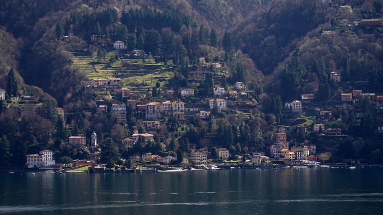 Côme, Italie - 19 mars: une vue générale du lac de Côme le 19 mars 2019 à Côme, Italie. Le lac de Côme est le lac italien le plus profond. Le lac de Côme est en baisse avec un déficit de 95 millions de mètres cubes, soit 21% de moins que la moyenne. (Photo de Vittorio Zunino Celotto / Getty Images)