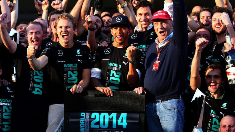 Mercedes fête le titre