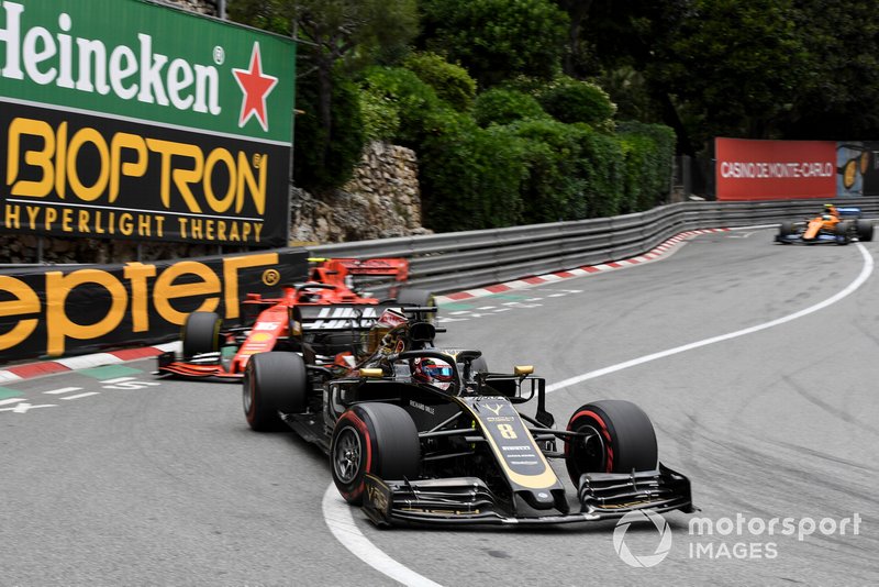 Romain Grosjean, Haas F1 Team VF-19, conduit Charles Leclerc, Ferrari SF90