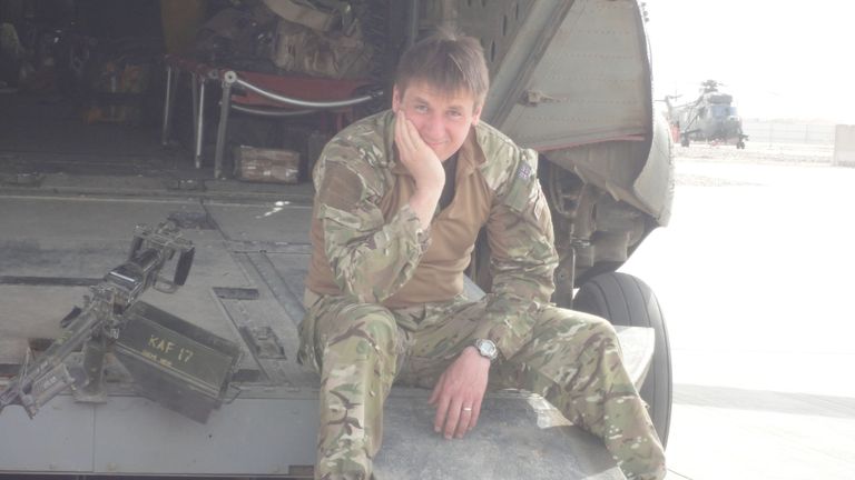 Le Dr Paul Reavley a servi dans l'armée britannique pendant 18 ans et est consultant en médecine d'urgence pédiatrique.     