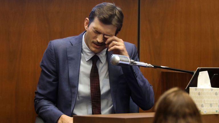 L'acteur Ashton Kutcher témoigne lors du procès pour meurtre du meurtrier présumé Michael Thomas Gargiulo