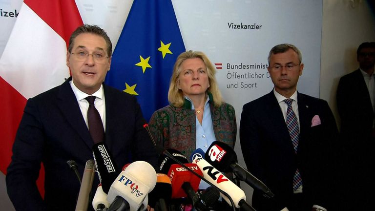 M. Strache a déclaré lors d'une conférence de presse qu'il avait été mis en place