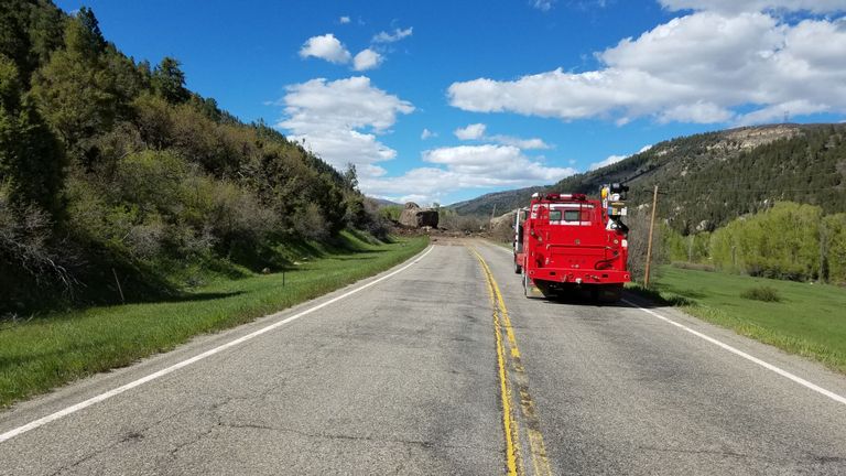 Un énorme glissement rocheux déclenche la fermeture d'une route du Colorado, pour une durée indéterminée