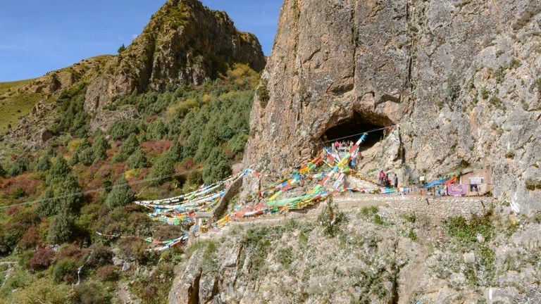Le fossile de la mâchoire a été découvert à la grotte de Baishiya Karst