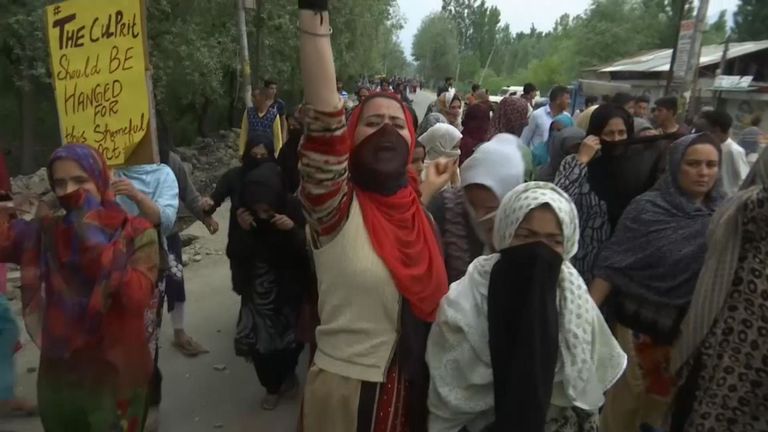 Les manifestants disent qu'ils ne font plus confiance aux autorités pour protéger les femmes