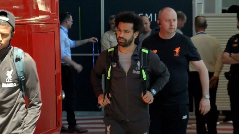L’équipe de Liverpool, dont Mo Salah, est arrivée à Madrid avant la finale de la Ligue des champions contre Tottenham.
