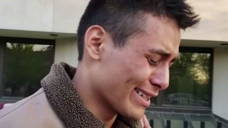 Le mari de Mme Ochoa-Lopez a rendu visite à son fils à l'hôpital
