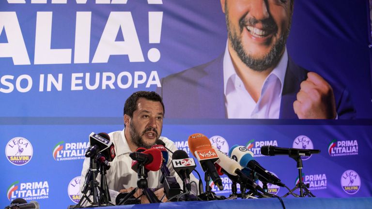 Matteo Salvini participe à une conférence de presse après les résultats des élections au Parlement européen