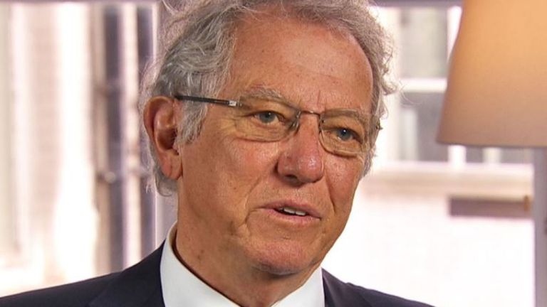 Le professeur Sir David King met en place un centre de réparation du climat à l'université de Cambridge