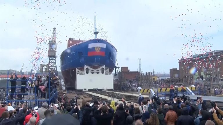 La Russie a lancé un brise-glace à propulsion nucléaire