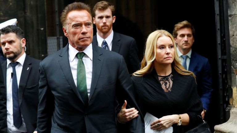 Arnold Schwarzenegger, star hollywoodienne d'origine et activiste, était parmi les personnes en deuil