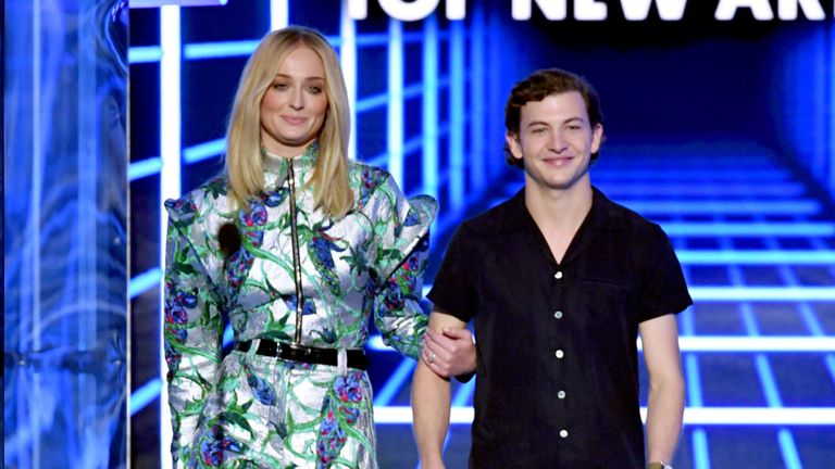 Sophie Turner et Tye Sheridan ont remis un prix aux Billboard Music Awards 2019