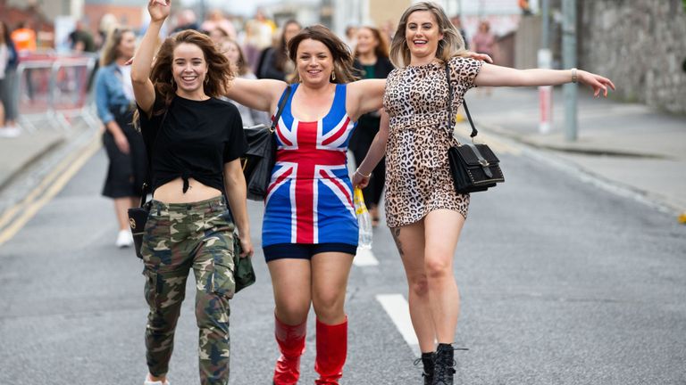 Les fans ont recréé les tenues emblématiques du groupe, telles que les looks sportswear, la robe Union Jack de Ginger, et les imprimés léopard Scary.