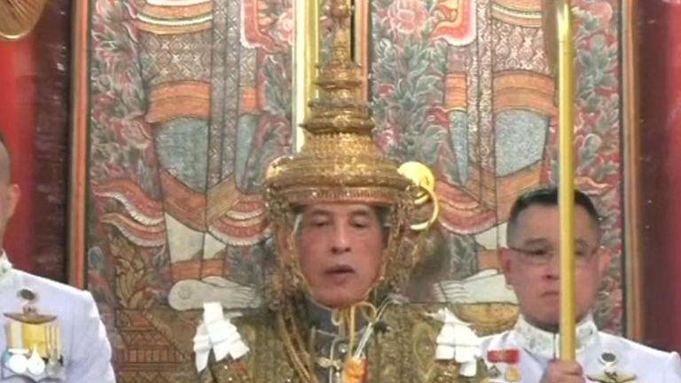 Le nouveau roi de Thaïlande est couronné