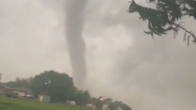 Une tornade traverse l'Oklahoma