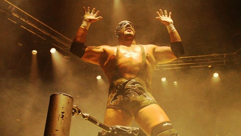 Silver King, alias Ramses, lors d'un spectacle au Roundhouse de Camden en 2008