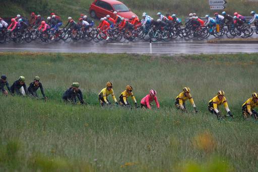Journal de Conor Dunne sur le Giro d'Italia: "Pendant environ 15 km, j'ai dû ressembler à un bonhomme de neige qui venait de commencer à faire du vélo"