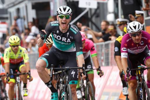 L'Irlandais Sam Bennett assure la victoire dans la dernière étape du premier Tour des Emirats Arabes Unis à Dubaï