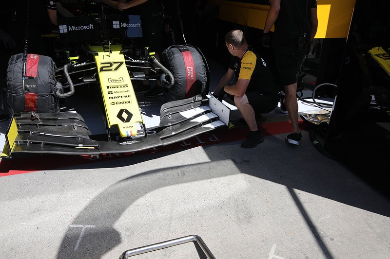 Renault R.S. 19, aile avant