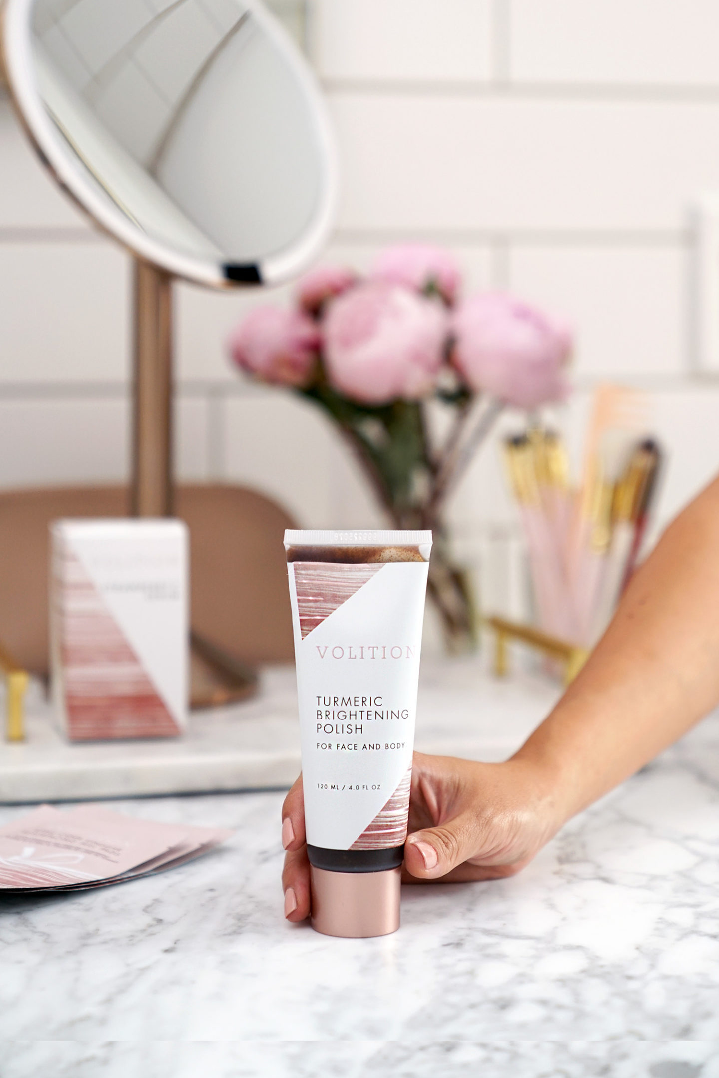 Revue des soins de la peau polonaise éclaircie par le curcuma Volition Beauty | Le look book beauté