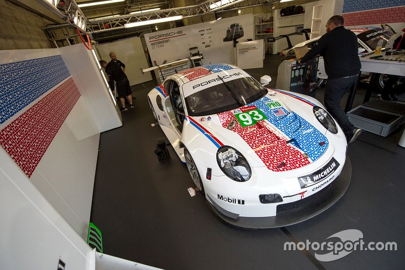 Porsche 911 RSR # 93 Porsche GT: Patrick Pilet, Nick Tandy, Earl Bamber