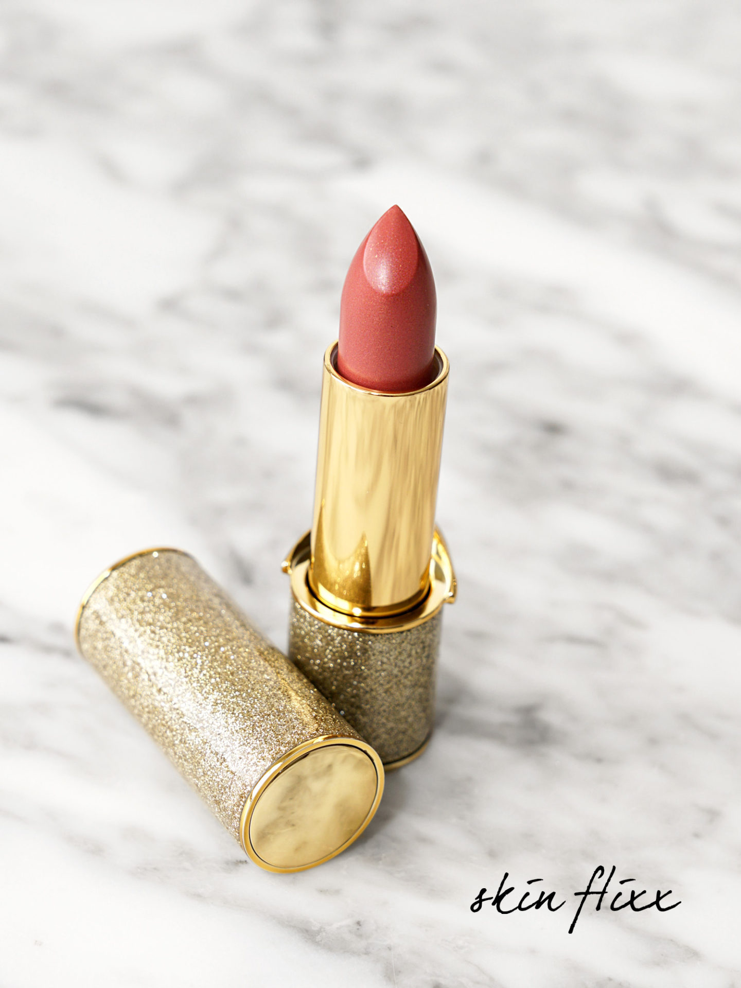 Pat McGrath - Rouge à lèvres BlitzTrance Summer Skin Flixx | Le look book beauté
