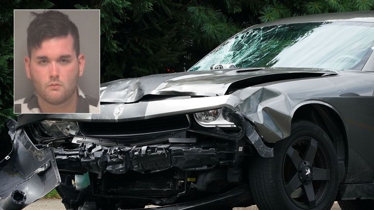 Un homme de Charlottesville arrêté après que sa voiture ait conduit des manifestants