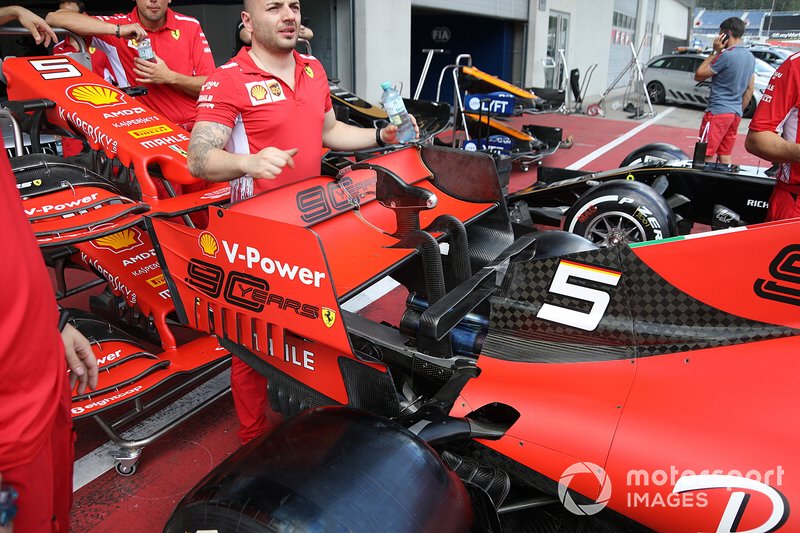 Détail de laile arrière Ferrari