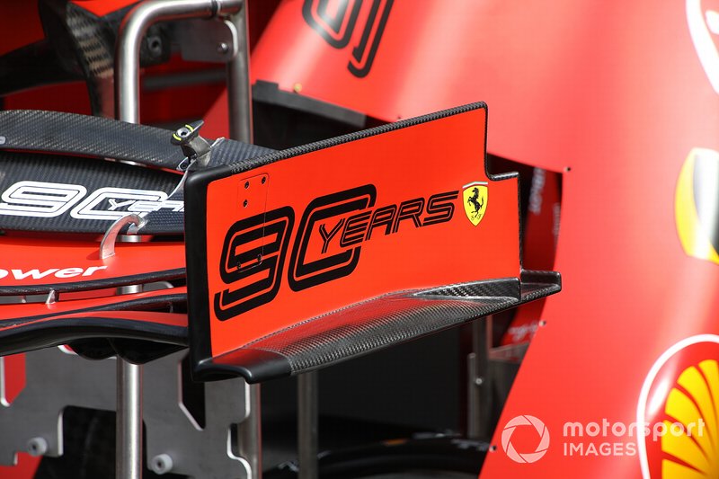 Détail de laile avant de la Ferrari SF90