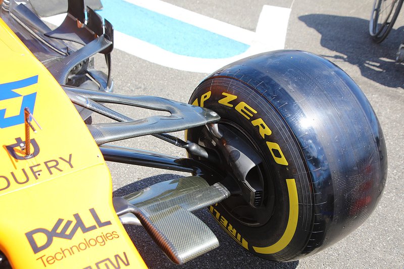 Détail avant de la voiture de Carlos Sainz Jr., McLaren MCL34 