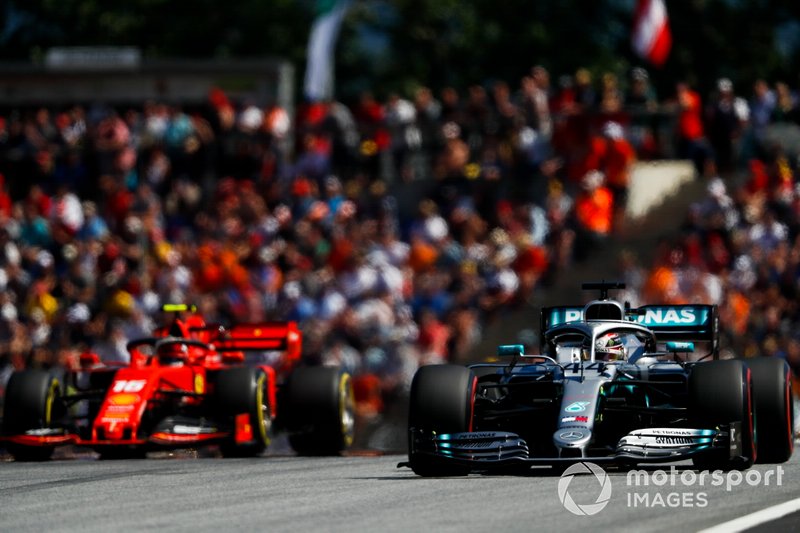 Lewis Hamilton, Mercedes AMG F1 W10 et Charles Leclerc, Ferrari SF90 