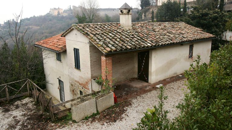 L'ancienne maison de la victime britannique du meurtre, Meredith Kercher, est bouclée avec des enregistrements de police dans la ville ombrienne de Pérouse