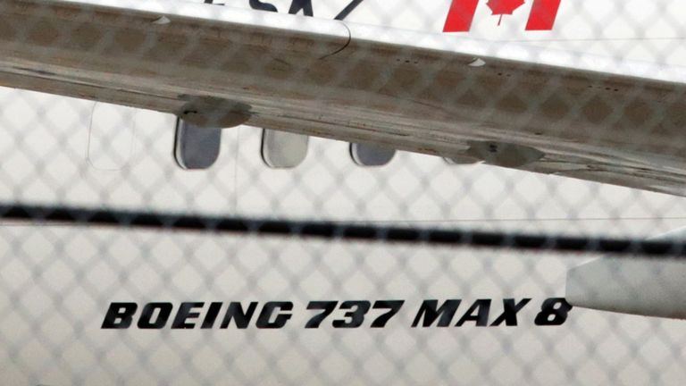 Boeing a échoué l'avion dans le monde entier
