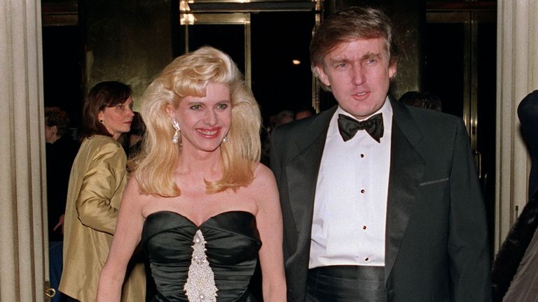 Donald Trump et son ex-femme Ivana à New York, décembre 1989 