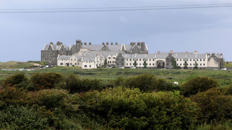 M. Trump séjournera dans son hôtel et son parcours de golf à Doonbeg pour les prochains jours.