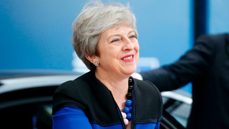 La Première ministre britannique par intérim, Theresa May, se présente pour un sommet du Conseil européen au bâtiment Europa à Bruxelles, le 20 juin 2019.
