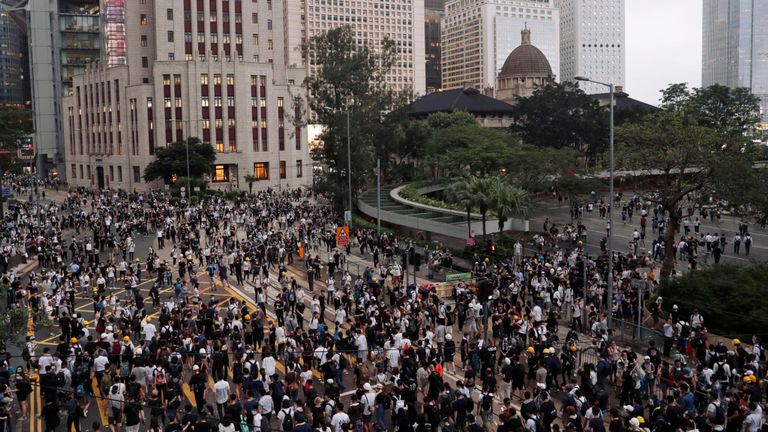 Des dizaines de milliers de manifestants ont pris part à des manifestations anti-extradition
