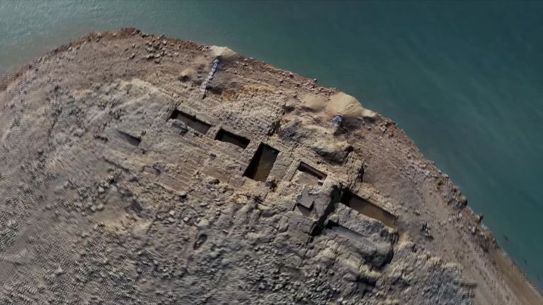Les ruines du palais de Kemune sur la rive est du Tigre.